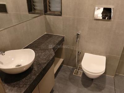 Bathroom Image of 1850 Sq.ft 3 BHK Apartment / Flat for rent in Adani The Meadows, Shantigram Ahmedabad for Rs. 45000