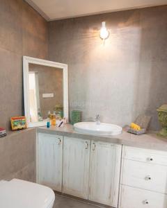 Bathroom Image of 1100 Sq.ft 2 BHK Apartment / Flat for rent in Dhaval Ganga, Bandra West Mumbai for Rs. 225000