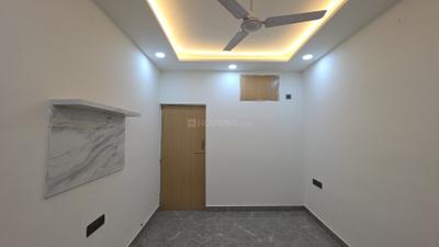 Bedroom Image of 650 Sq.ft 2 BHK Apartment / Flat for rent in Pitampura New Delhi for Rs. 25500