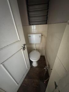 Bathroom Image of 1150 Sq.ft 2 BHK Apartment / Flat for rent in Sharada Oxford Comforts, Wanowrie Pune for Rs. 25500