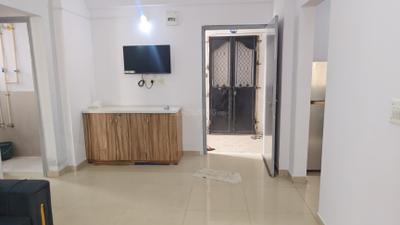 Living Room Image of 640 Sq.ft 1 BHK Apartment / Flat for rent in Applewoods Satyesh Residency, Shela Ahmedabad for Rs. 21000