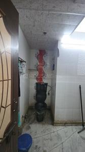 Bathroom Image of 700 Sq.ft 2 BHK Apartment / Flat for rent in Pitampura New Delhi for Rs. 27000