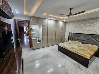 Bedroom Image of 2000 Sq.ft 3 BHK Builder Floor for sale in Mansarover Garden New Delhi for Rs. 40000000