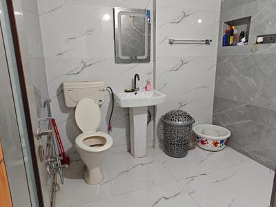 Bathroom Image of 150 Sq.ft 1 BHK Independent House for rent in Tagore Garden Extension New Delhi for Rs. 20000