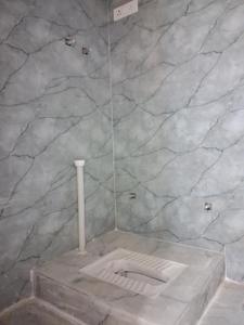 Common Bathroom Image of 1000 Sq.ft 2 BHK Apartment / Flat for sale in Capital Metro Height, Sector 72 Noida for Rs. 4100000