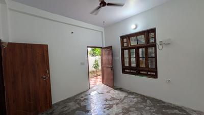 Bedroom Image of 1100 Sq.ft 2 BHK Independent House for rent in Kasimpur Viruha Lucknow for Rs. 14000
