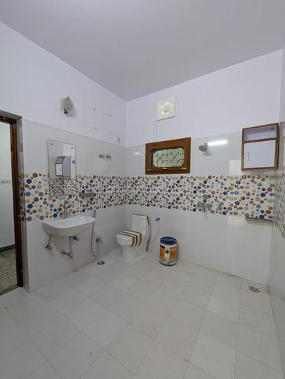 Vivek Khand 3, Gomti Nagar Bathroom 1