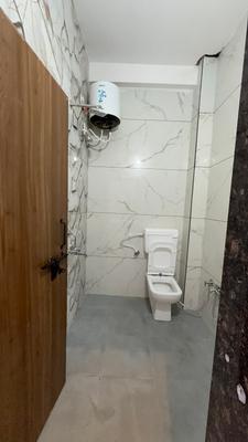 Bathroom Image of 900 Sq.ft 1 BHK Apartment / Flat for rent in Sudama Nagar Indore for Rs. 17000