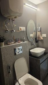 Bathroom Image of 1689 Sq.ft 3.5 BHK Apartment / Flat for sale in Ashiana Orchid, Surajpur Greater Noida for Rs. 19000000