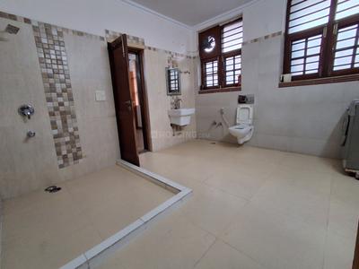Bedroom Image of 1850 Sq.ft 3 BHK Apartment / Flat for rent in Mahindra Chloris, Sector 19 Faridabad for Rs. 55000