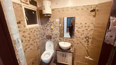 Bathroom Image of 1800 Sq.ft 3.5 BHK Apartment / Flat for rent in Arsha Sumangalam, Vrindavan Yojana Lucknow for Rs. 45000