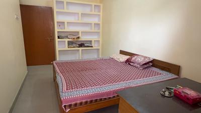 Bedroom Image of 1250 Sq.ft 2 BHK Builder Floor for rent in Indira Nagar Lucknow for Rs. 18000