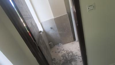 Bathroom Image of 800 Sq.ft 1 BHK Apartment / Flat for rent in Hafeezpet Hyderabad for Rs. 16000