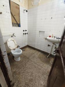 Image of 950 Sq.ft 2 BHK Apartment / Flat for rent in Pink Apartments, Sector 18 Dwarka, New Delhi for Rs. 26000