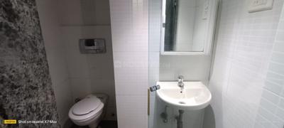 Bathroom Image of 1000 Sq.ft 2 BHK Apartment / Flat for rent in Gamdevi Mumbai for Rs. 195000