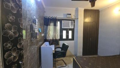 Bedroom Image of 550 Sq.ft 2 BHK Apartment / Flat for rent in Pitampura New Delhi for Rs. 25100