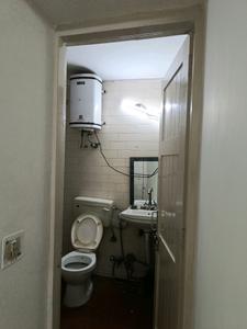 Common Bathroom Image of 2000 Sq.ft 3 BHK Apartment / Flat for rent in DDA Sector Pocket B C, Vasant Kunj New Delhi for Rs. 70000