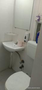 Bathroom Image of 200 Sq.ft 1 RK Apartment / Flat for rent in Sector 29 Noida for Rs. 14000