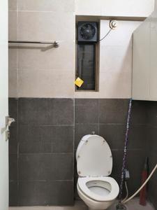 Common Bathroom Image of 2990 Sq.ft 3 BHK Apartment / Flat for sale in Colaba Mumbai for Rs. 285000000