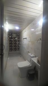 Bathroom Image of 650 Sq.ft 2 BHK Builder Floor for rent in Janakpuri New Delhi for Rs. 35000