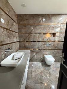 Bathroom Image of 4500 Sq.ft 7 BHK Independent House for rent in New Friends Colony New Delhi for Rs. 800000