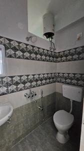 Bathroom Image of 999 Sq.ft 2 BHK Apartment / Flat for rent in Hitech City Hyderabad for Rs. 41000