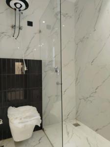 Bedroom One Image of 2150 Sq.ft 4 BHK Builder Floor for sale in Sushant Lok Phase 1 Gurgaon for Rs. 40000000