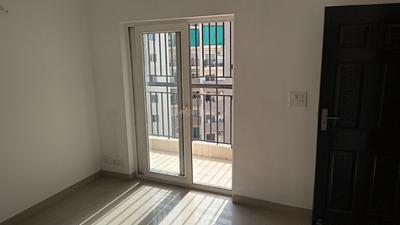 Bedroom Image of 1044 Sq.ft 2 BHK Apartment / Flat for sale in Paramount Floraville, Sector 137 Noida for Rs. 12000000
