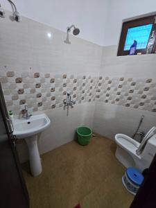 Bathroom Image of 1500 Sq.ft 3 BHK Apartment / Flat for sale in Omkar Apartments, Village Sail Almora for Rs. 6600000