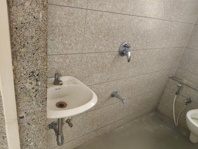 Bathroom Image of 775 Sq.ft 1.5 BHK Apartment / Flat for sale in Sun Rising Homes, Gota Ahmedabad for Rs. 4200000