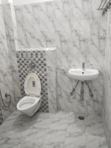 Image of 1200 Sq.ft 2 BHK Builder Floor for rent in Gomti Nagar, Lucknow for Rs. 18000