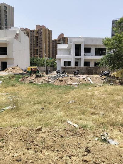 Aarohi plot Main Image 1