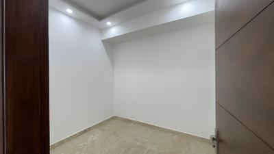 Bedroom Image of 1050 Sq.ft 4 BHK Apartment / Flat for sale in Sector 5 Rohini New Delhi for Rs. 10000000