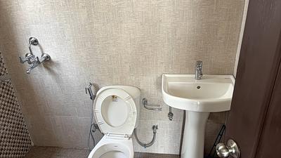 Bathroom Image of 585 Sq.ft 1 BHK Apartment / Flat for sale in Aditya Urban Homes, Bamheta Village Ghaziabad for Rs. 3000000
