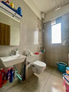 Bathroom Image of 900 Sq.ft 2 BHK Apartment / Flat for sale in Dadar East Mumbai for Rs. 39000000