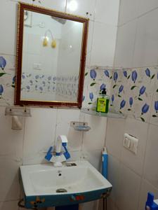 Bathroom Image of 600 Sq.ft 1 BHK Apartment / Flat for rent in  Anant Best Homes, Sector 73 Noida for Rs. 22000