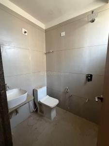 Bathroom Image of 1890 Sq.ft 3 BHK Apartment / Flat for rent in Raysan Gandhinagar for Rs. 25000