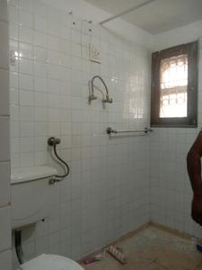 Common Bathroom One Image of 2000 Sq.ft 3 BHK Apartment / Flat for rent in Vasant Kunj New Delhi for Rs. 75000