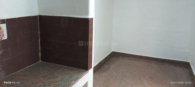 Bathroom Image of 800 Sq.ft 1 BHK Independent House for rent in Palayamkottai Tirunelveli for Rs. 8500