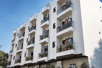 Building Image of Venaar Apartment &amp; PG in Rangpuri, New Delhi