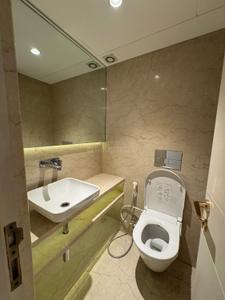 Image of 1100 Sq.ft 3 BHK Apartment / Flat for sale in Khar West, Mumbai for Rs. 70000000