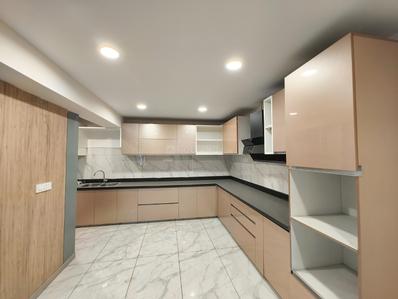 Kitchen Image of 2401 Sq.ft 3 BHK Apartment / Flat for rent in Richmond Town Bengaluru for Rs. 125000