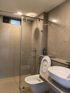 Common Bathroom Image of 1000 Sq.ft 2 BHK Apartment / Flat for rent in Runwal Centre, Chembur Mumbai for Rs. 75000