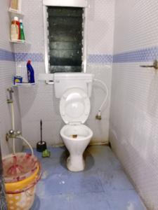 Common Bathroom One Image of 865 Sq.ft 2 BHK Independent House for sale in Entally Kolkata for Rs. 7000000