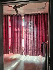 Bedroom Image of 630 Sq.ft 2 BHK Builder Floor for rent in Sant Nirankari Colony RWA, Mukherjee Nagar New Delhi for Rs. 20000