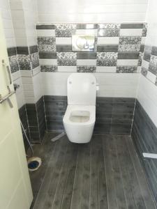 Bathroom Image of 550 Sq.ft 1 BHK Independent House for rent in Kondapur Hyderabad for Rs. 26000