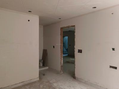Bedroom Image of 1350 Sq.ft 4 BHK Apartment / Flat for sale in Sector 38 Rohini New Delhi for Rs. 10500000