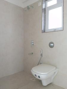 Common Bathroom Image of 860 Sq.ft 2 BHK Apartment / Flat for rent in Kalpataru Paramount, Thane West Thane for Rs. 44000