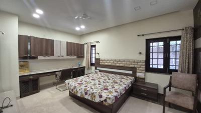 Bedroom Image of 1650 Sq.ft 3 BHK Apartment / Flat for rent in Vasant Kunj New Delhi for Rs. 95000