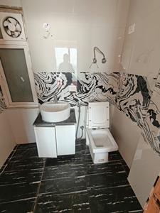 Bathroom Image of 1000 Sq.ft 2 BHK Apartment / Flat for sale in Express Garden, Indirapuram Ghaziabad for Rs. 12000000
